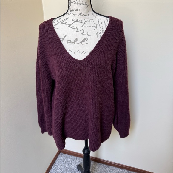Halogen Sweaters - Halogen V-Neck Sweater - Rich Burgundy